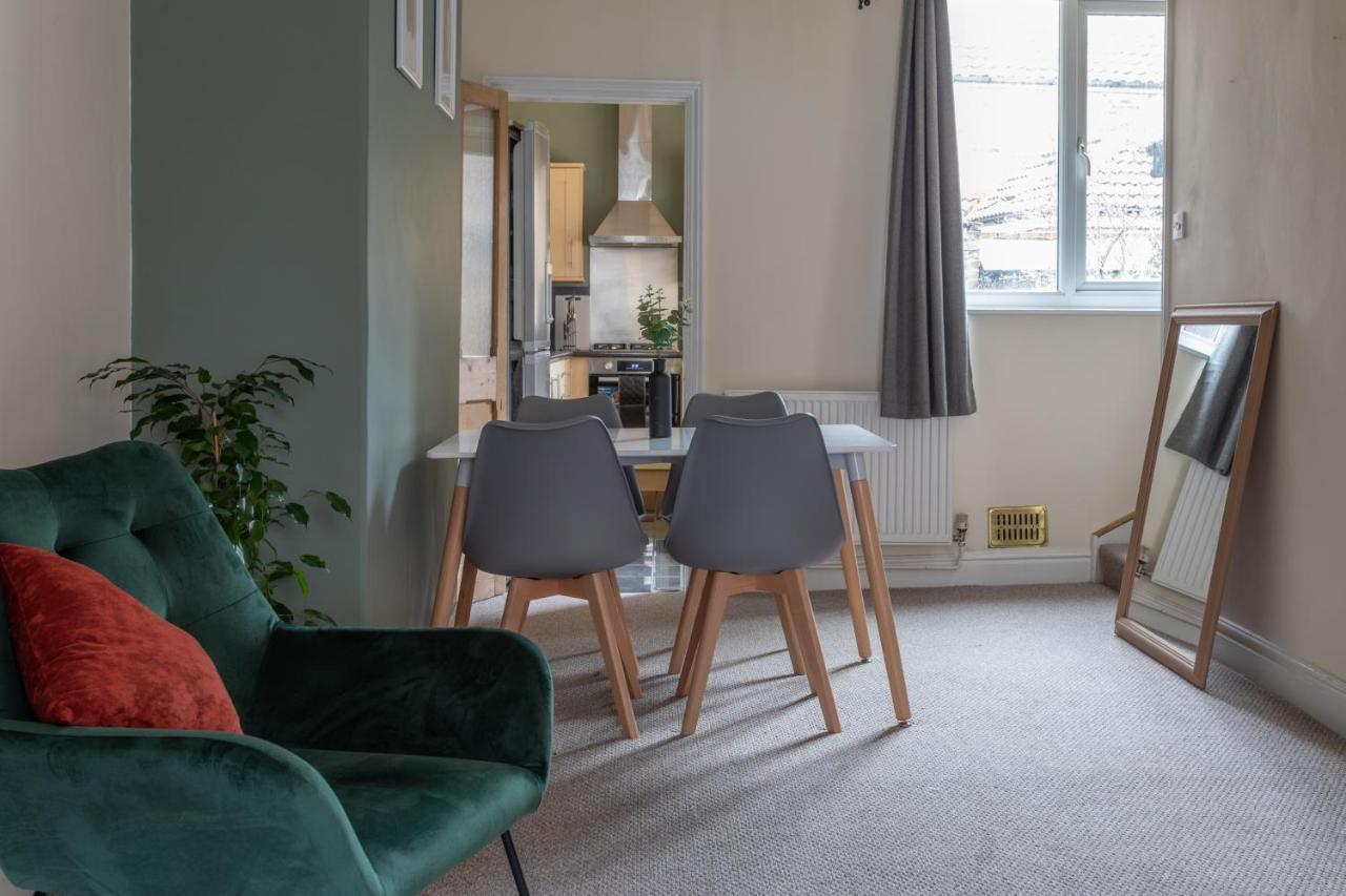 Milton Stays - Cosy 2 Bed House, 15 Min Walk To York City Center, For Up To 6 - With Period Features, Fireplace, Superfast Wi-Fi, Private Garden, Free On Street Parking Exterior foto